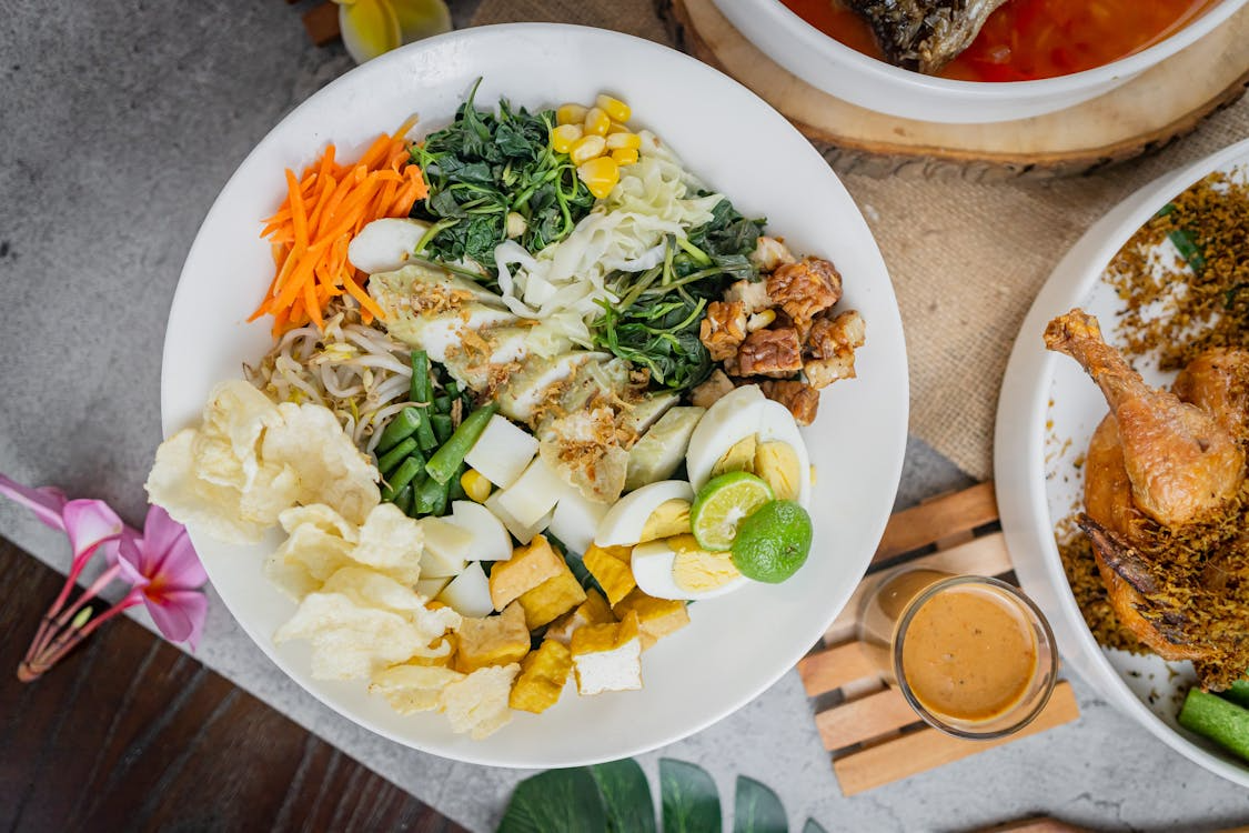 High satiety meal with eggs, vegetables, tofu, and whole ingredients that keep you full longer.